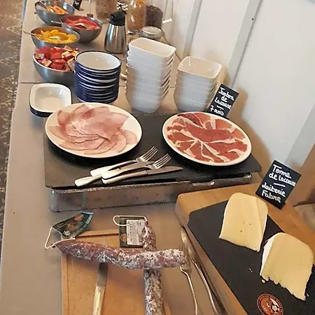 Au Pavillon Du Frene Otel Lacaune