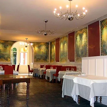 Au Pavillon Du Frene Otel Lacaune