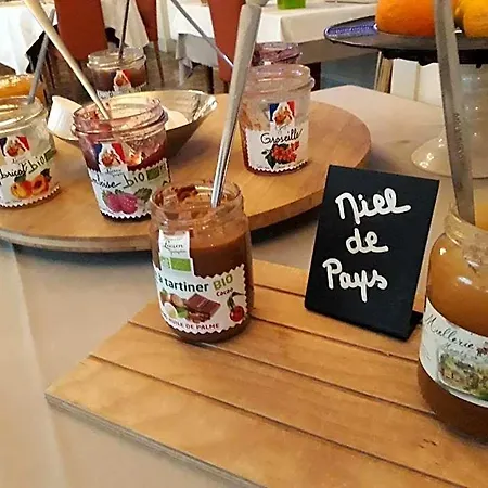 Otel Au Pavillon Du Frene 3*