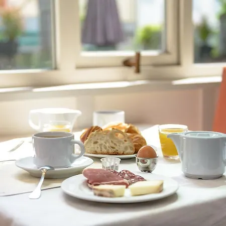 Au Pavillon Du Frene Szálloda 3*