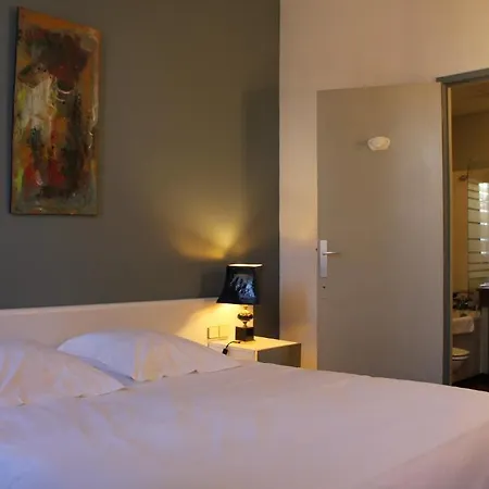 Au Pavillon Du Frene 3*